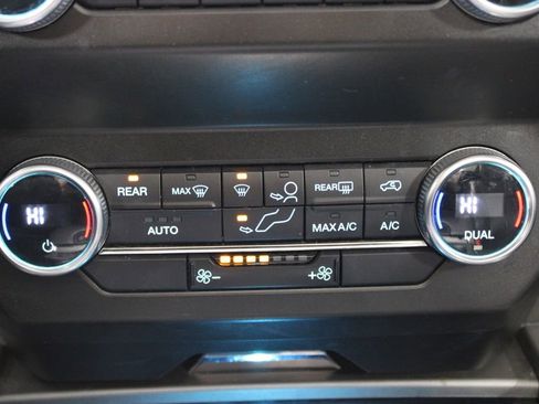 Used 2021 Ford Expedition XLT image 30