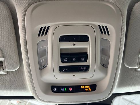 Used 2023 Buick Envision Avenir AWD/4WD image 40