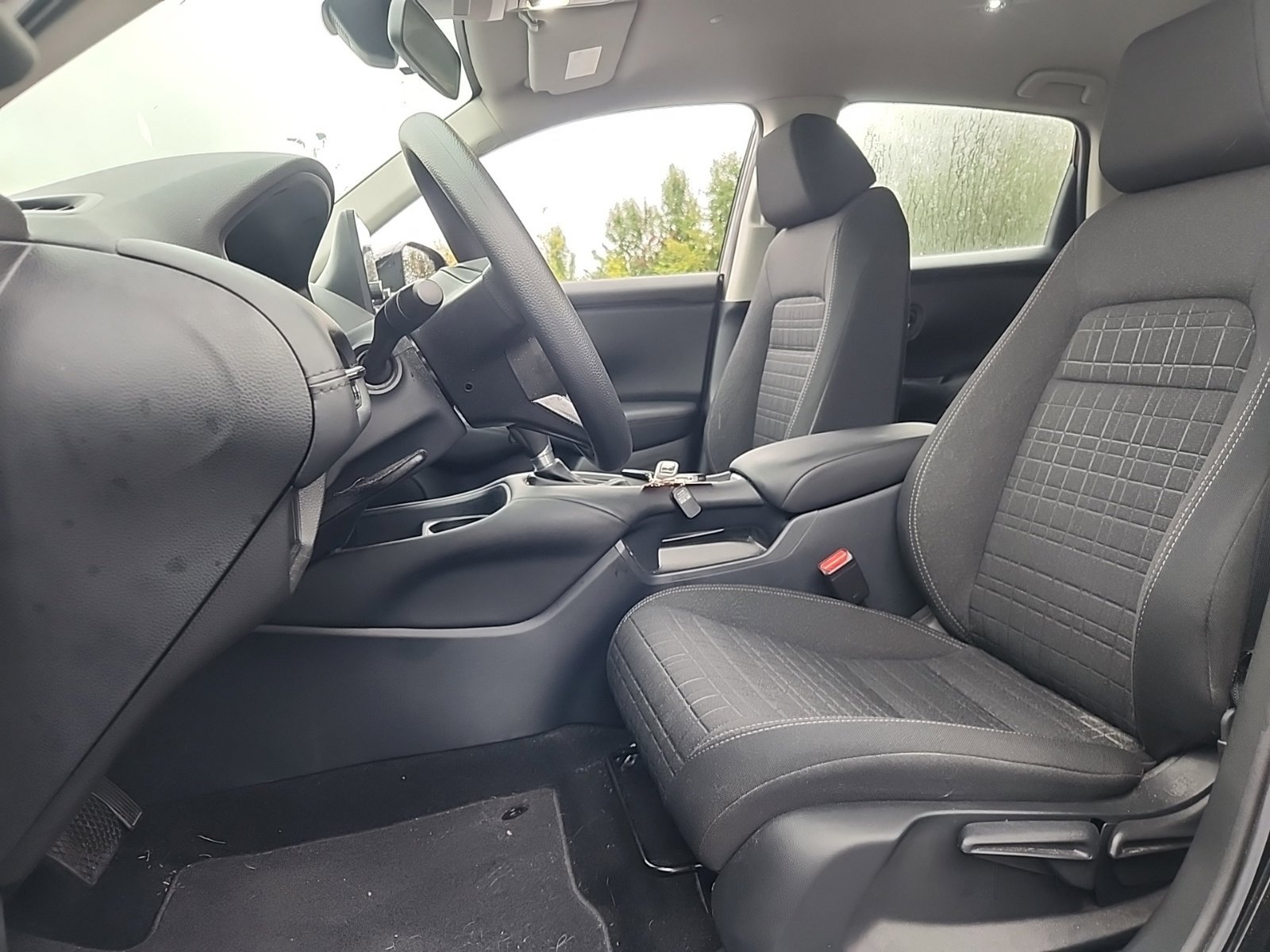 Used 2025 Honda HR-V LX image 16