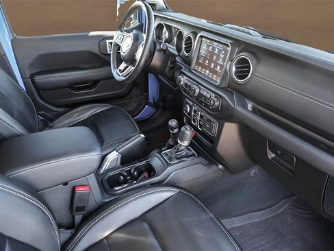 Used 2022 Jeep Wrangler Unlimited Sahara w/ Cold Weather Group image 28