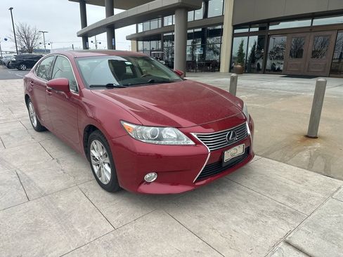 Used 2013 Lexus ES 300h image 2