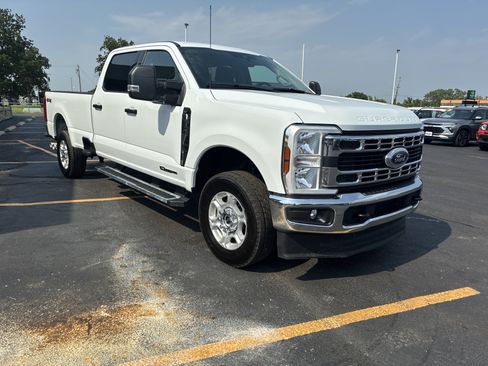 Used 2025 Ford F250 XLT AWD/4WD image 2