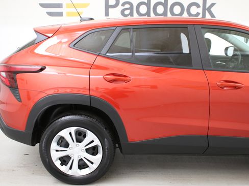 Used 2024 Chevrolet Trax LS image 9