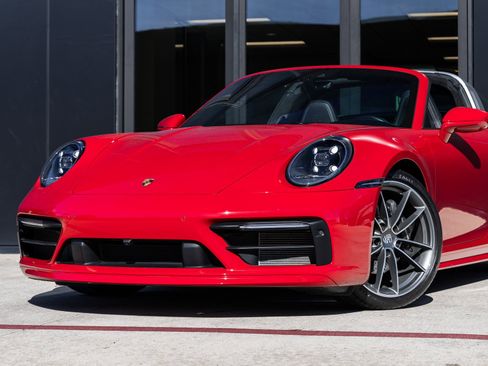 Certified 2024 Porsche 911 Targa 4 image 7