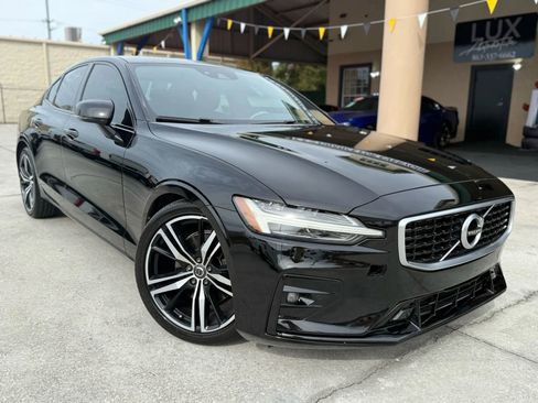 Used 2019 Volvo S60 T5 R-Design image 3