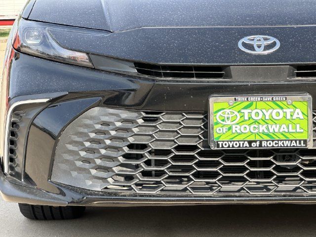 Used 2025 Toyota Camry SE w/ Convenience Package FWD image 8