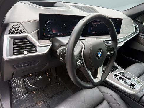 Used 2024 BMW X5 xDrive40i w/ Premium Package AWD/4WD image 4