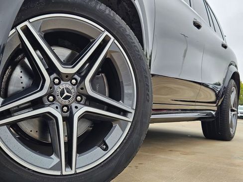 Used 2024 Mercedes-Benz GLS 450 4MATIC image 8