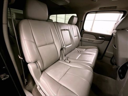 Used 2012 Chevrolet Suburban LT AWD/4WD image 27