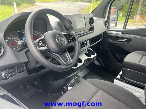 Used 2024 Mercedes-Benz Sprinter 2500 image 5
