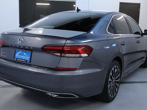 Used 2022 Volkswagen Passat 2.0T FWD image 7