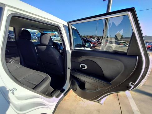 Used 2018 Kia Soul + FWD image 36