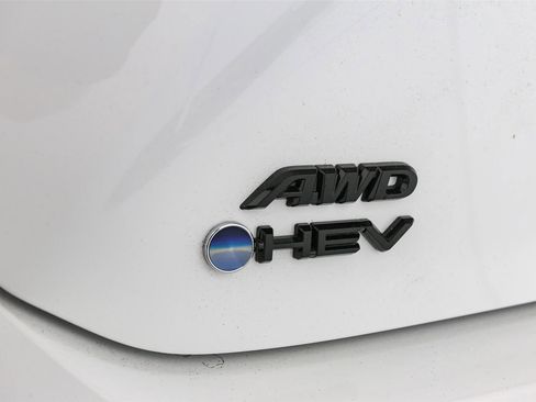 New 2026 Toyota Camry SE AWD/4WD image 10