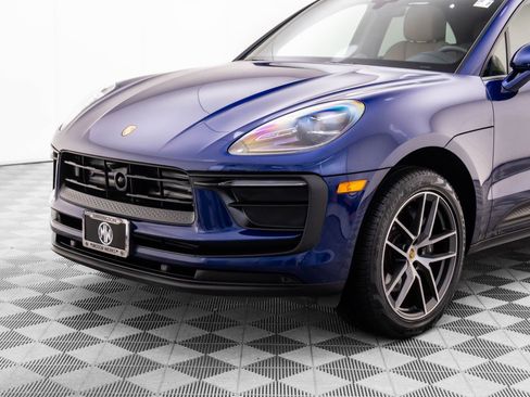 Certified 2025 Porsche Macan image 38