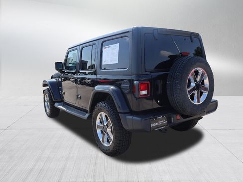Used 2019 Jeep Wrangler Unlimited Sahara AWD/4WD image 5