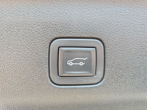 Used 2024 Chevrolet Tahoe RST w/ Luxury Package AWD/4WD image 13