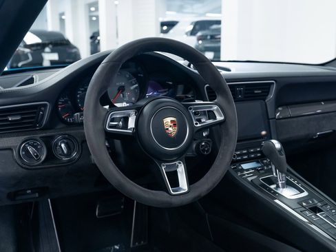 Used 2017 Porsche 911 Targa 4 GTS image 10