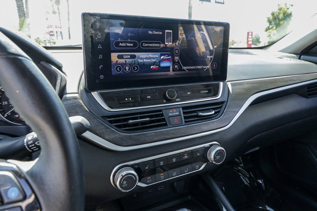 Used 2023 Nissan Altima 2.5 SV w/ SV Premium Package FWD image 29