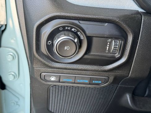 Used 2024 Jeep Wrangler Unlimited AWD/4WD image 13