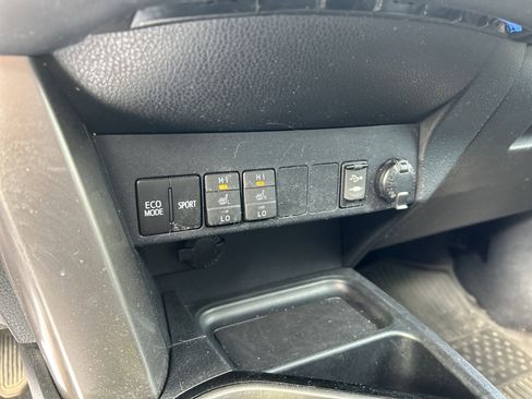 Used 2017 Toyota RAV4 Limited image 26