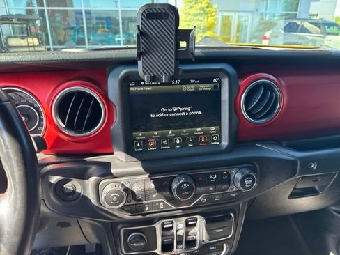 Used 2021 Jeep Gladiator Rubicon AWD/4WD image 5