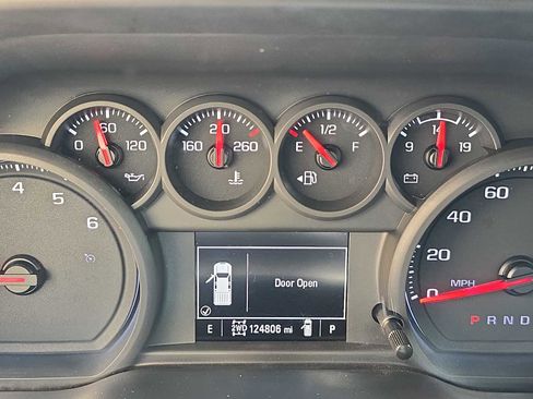 Used 2021 Chevrolet Silverado 1500 W/T w/ WT Value Package AWD/4WD image 23