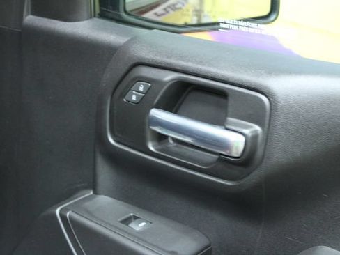 Used 2020 Chevrolet Silverado 1500 Custom w/ Custom Convenience Package AWD/4WD image 11