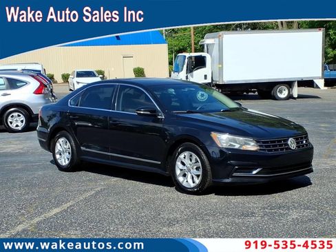 Used 2017 Volkswagen Passat 1.8T S FWD image 1