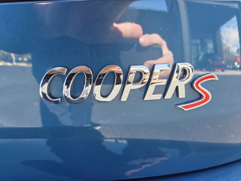 Used 2022 MINI Cooper Clubman S w/ Premium Package image 14