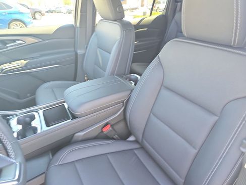 New 2026 Chevrolet Traverse LT w/ Sun and Wheel Package image 15