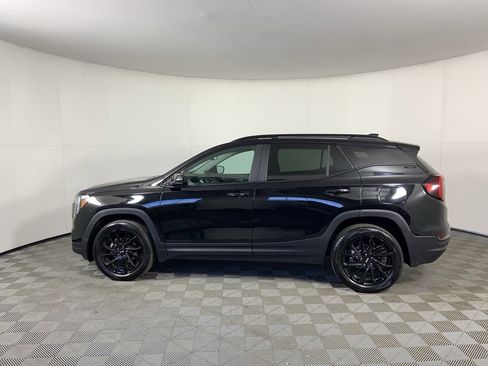 Used 2024 GMC Terrain SLE w/ Driver Convenience Package image 6