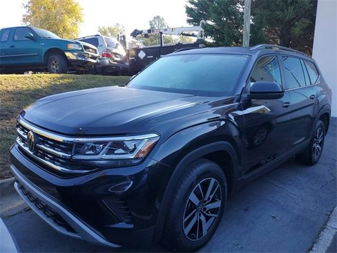 Certified 2023 Volkswagen Atlas SE image 32