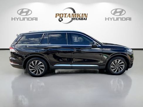 Used 2025 Lincoln Aviator 2WD image 4