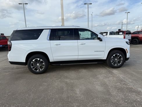 New 2026 Chevrolet Suburban LS image 7