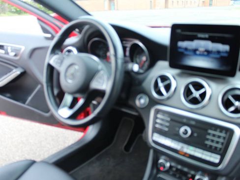 Used 2020 Mercedes-Benz GLA 250 4MATIC image 18