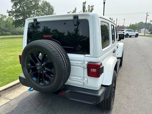 Used 2023 Jeep Wrangler Unlimited Sahara w/ Cold Weather Group AWD/4WD image 19