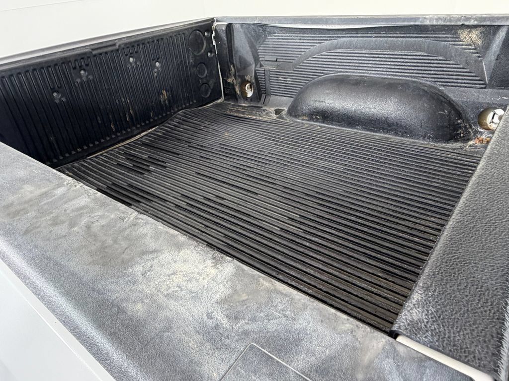 Used 2021 RAM 1500 Classic SLT AWD/4WD image 22