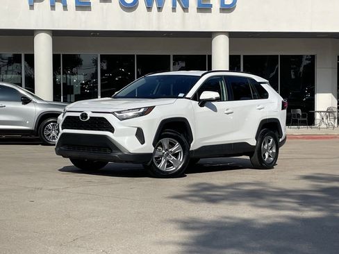 Used 2023 Toyota RAV4 XLE image 2