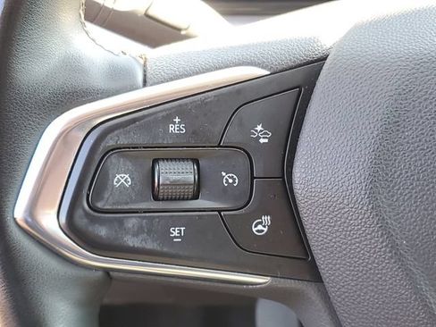 Certified 2024 Chevrolet Trax LT w/ Driver Confidence Package FWD image 21