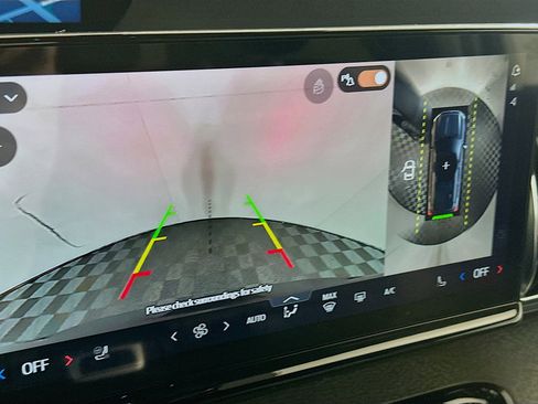 Used 2025 Ford Expedition Tremor image 23