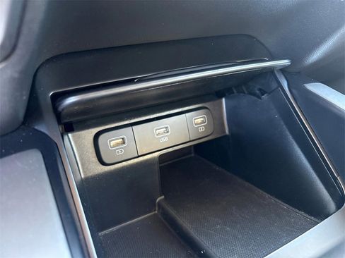 Used 2023 Kia Sorento LX image 26
