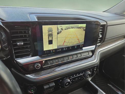 Used 2023 Chevrolet Silverado 1500 LTZ image 17