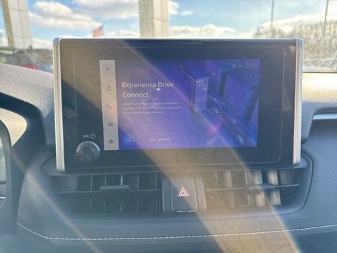 Used 2025 Toyota RAV4 XLE image 15