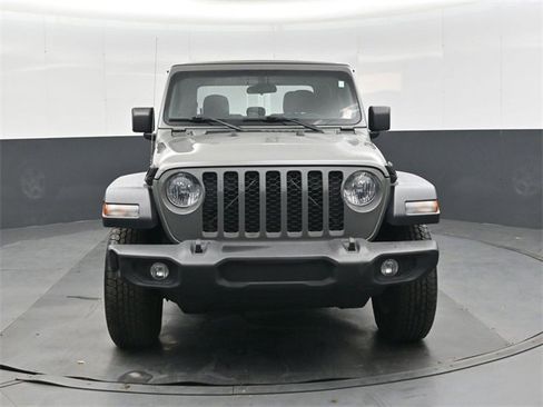 Used 2021 Jeep Gladiator Sport image 9