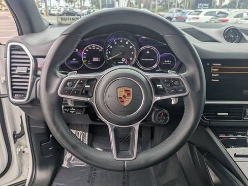 Used 2023 Porsche Cayenne Platinum Edition AWD/4WD image 18