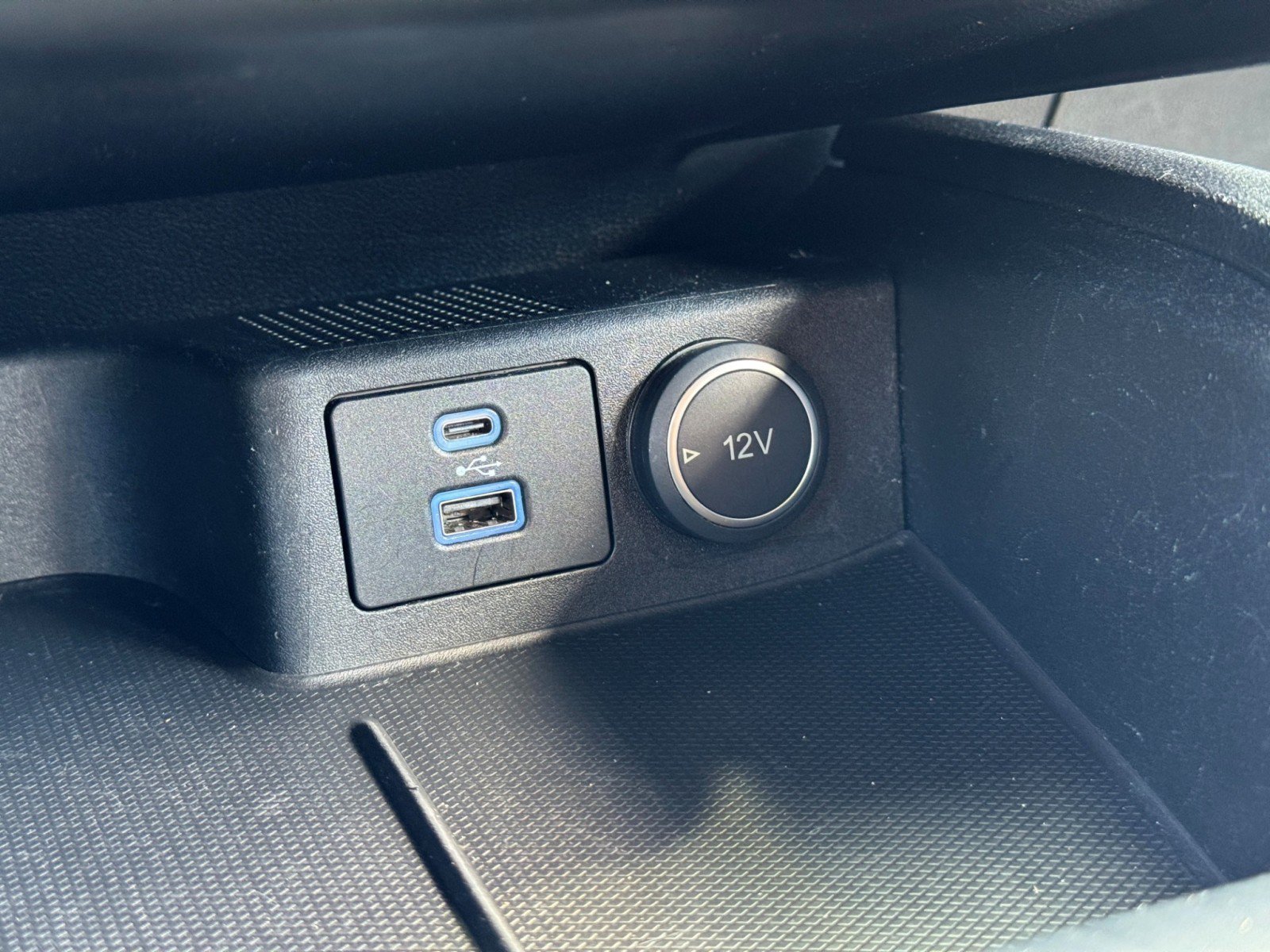 Used 2020 Ford Escape SE FWD image 26