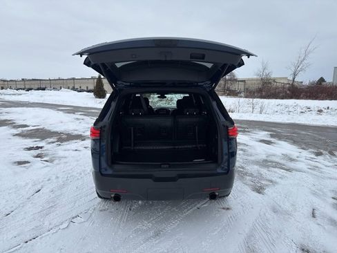 Used 2023 Chevrolet Traverse LT image 10
