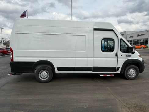 Used 2024 RAM ProMaster 3500 w/ Delivery Van Package FWD image 8