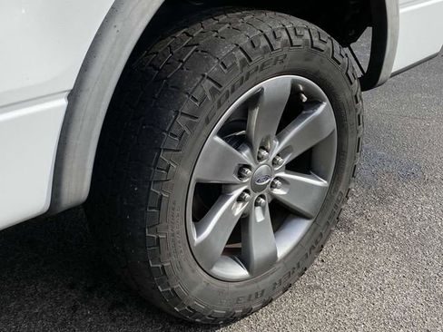 Used 2014 Ford F150 FX4 w/ Equipment Group 402A Luxury image 11