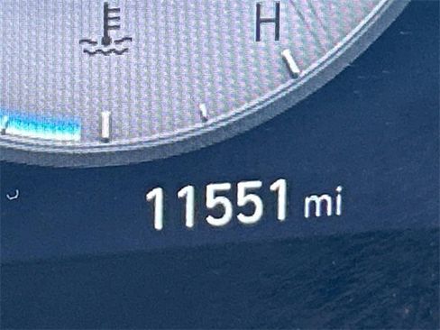 Certified 2025 Hyundai Elantra SEL image 28